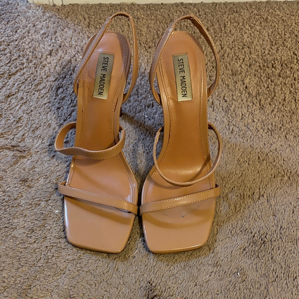 🏈 Nude Heeled Sandals 🏈